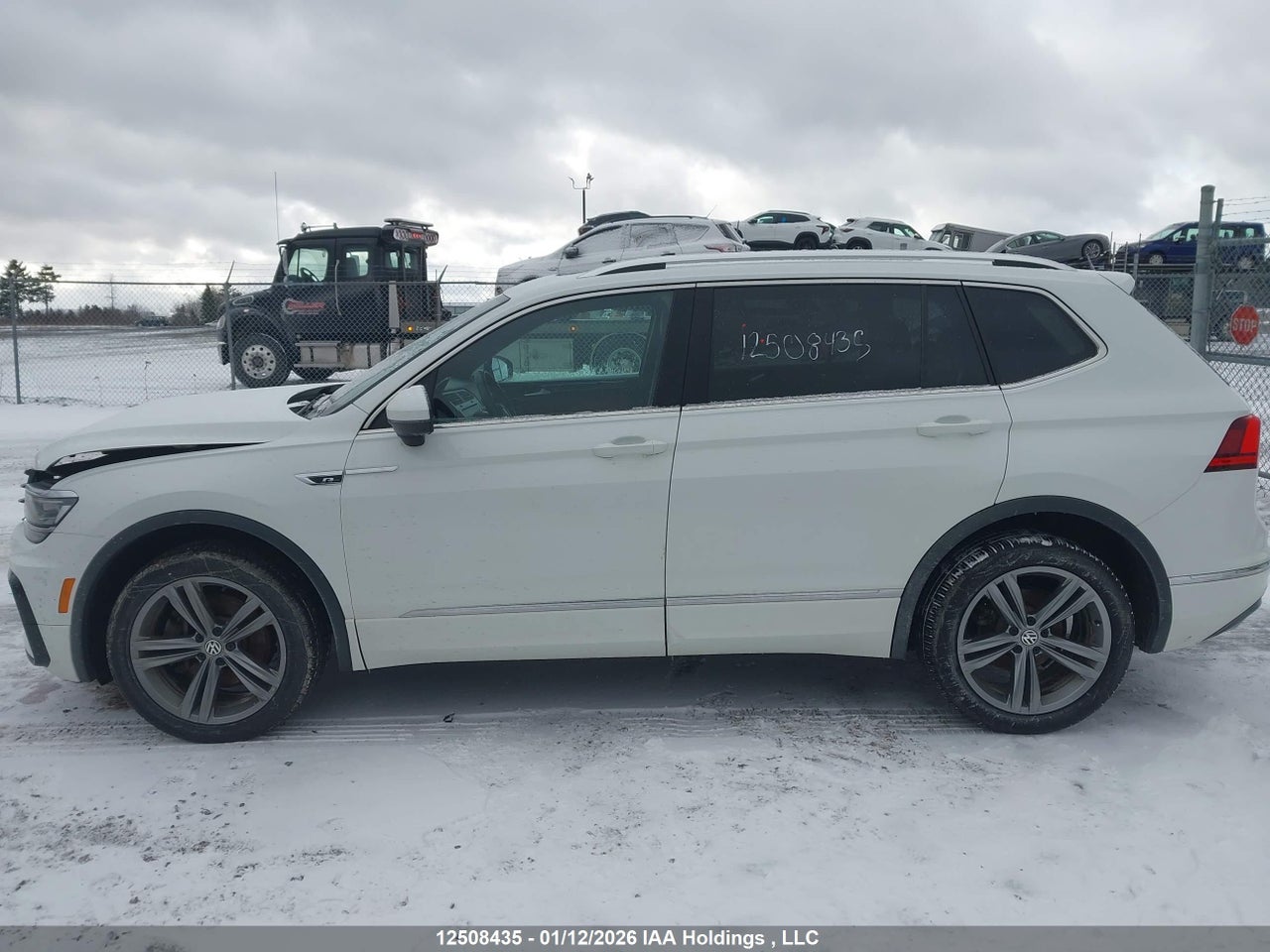 Image #/images/mount/3VV4B7AX8LM121474_14.jpg for vehicle