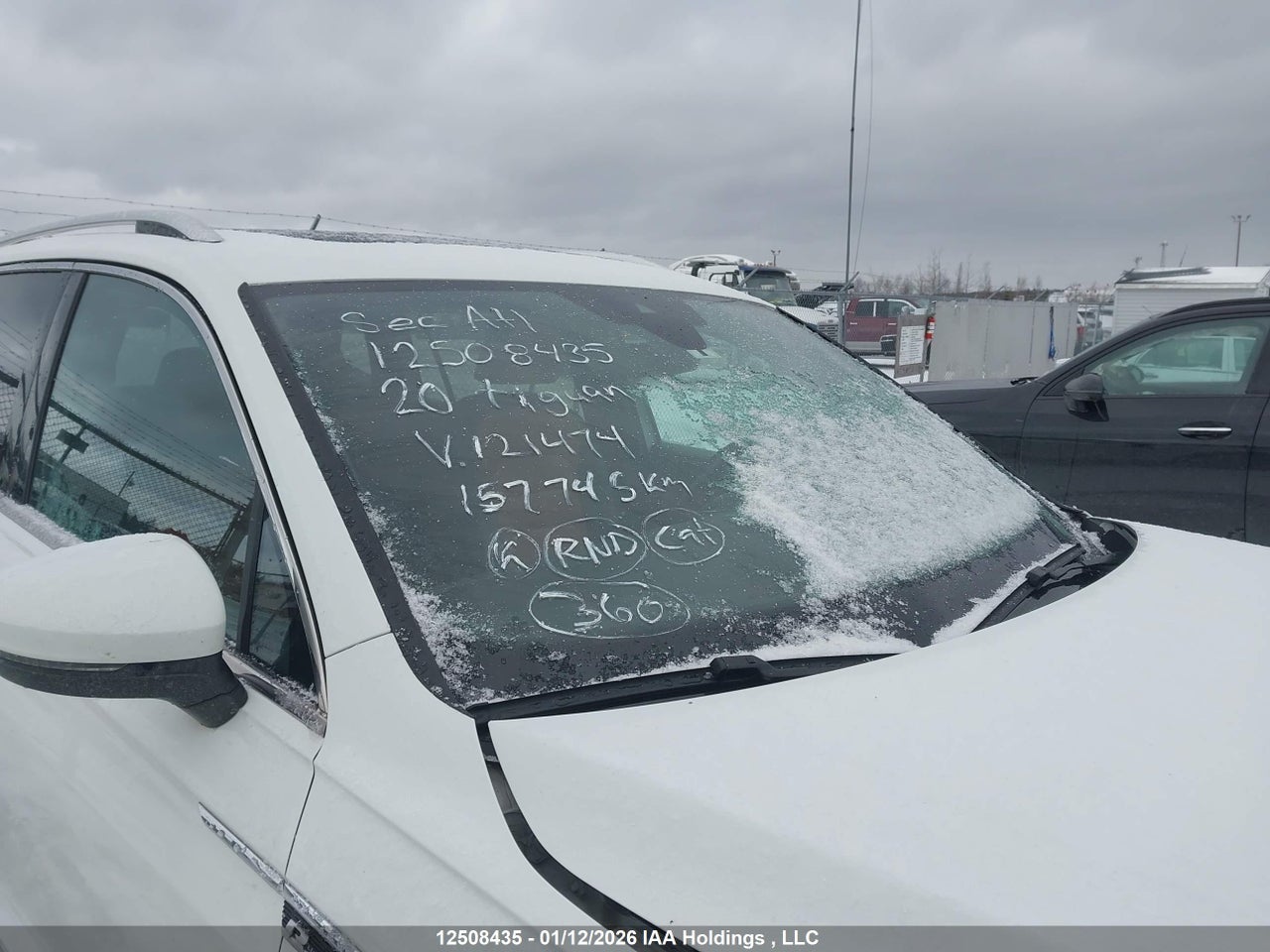 Image #/images/mount/3VV4B7AX8LM121474_17.jpg for vehicle