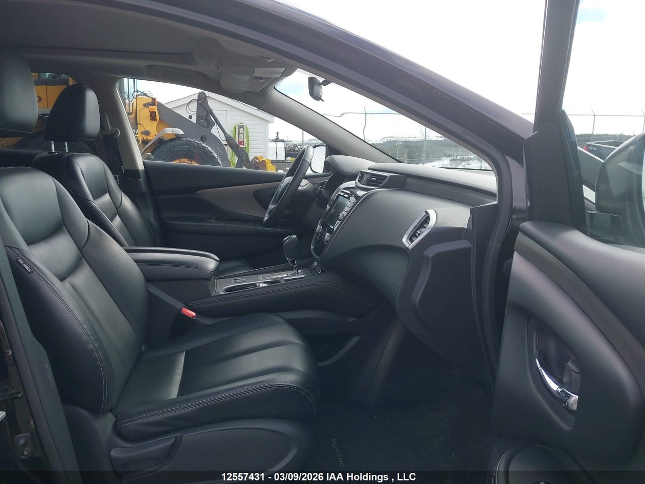 Image #/images/mount/5N1AZ2BS2RC104274_05.jpg for vehicle