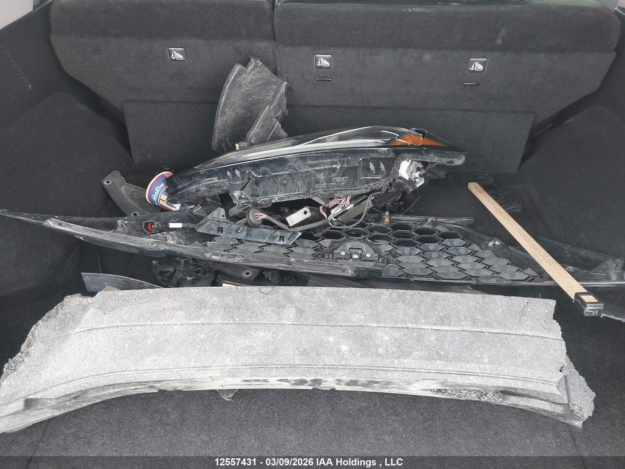 Image #/images/mount/5N1AZ2BS2RC104274_12.jpg for vehicle