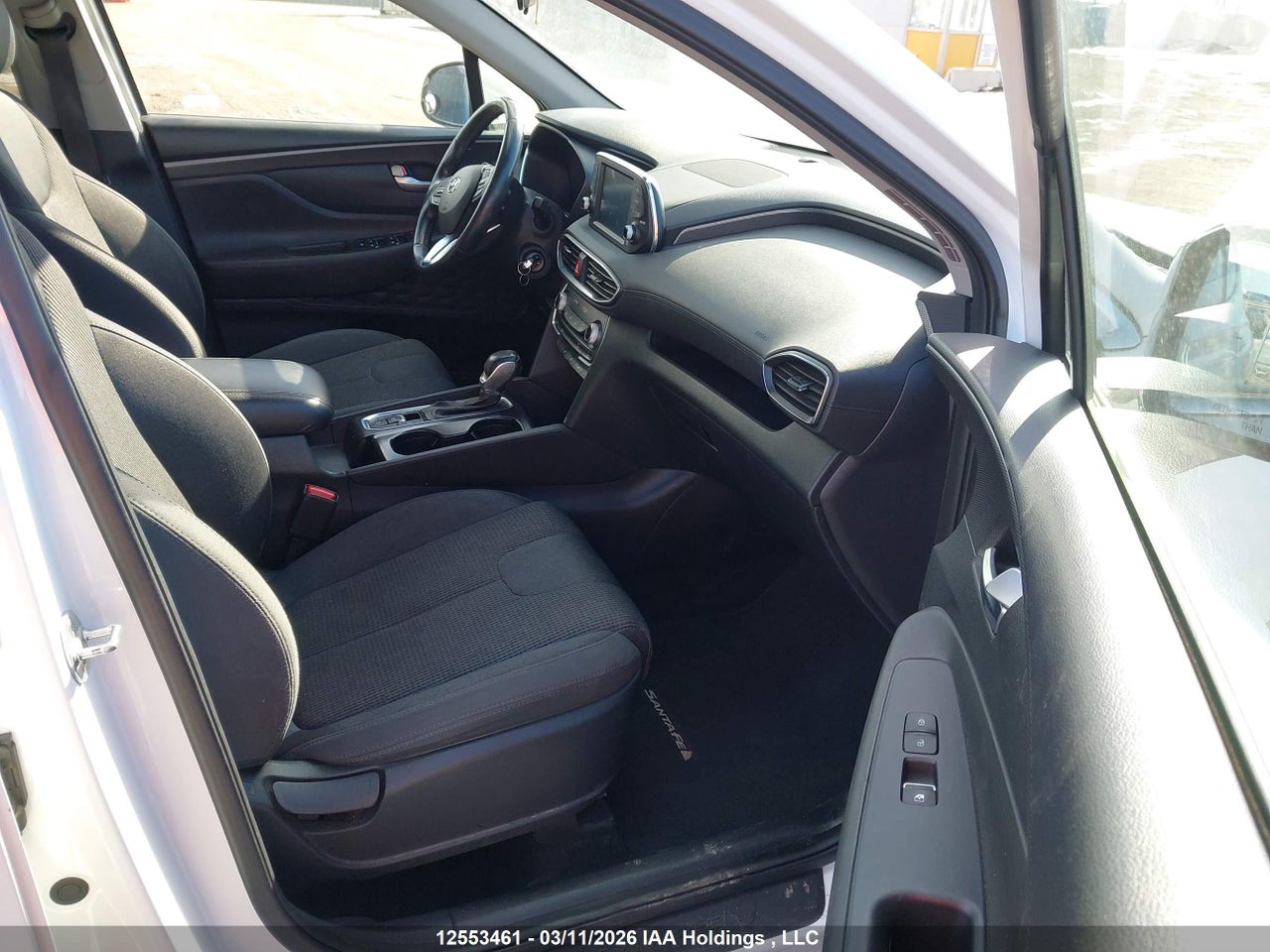 Image #/images/mount/5NMS2CAD2LH239401_05.jpg for vehicle