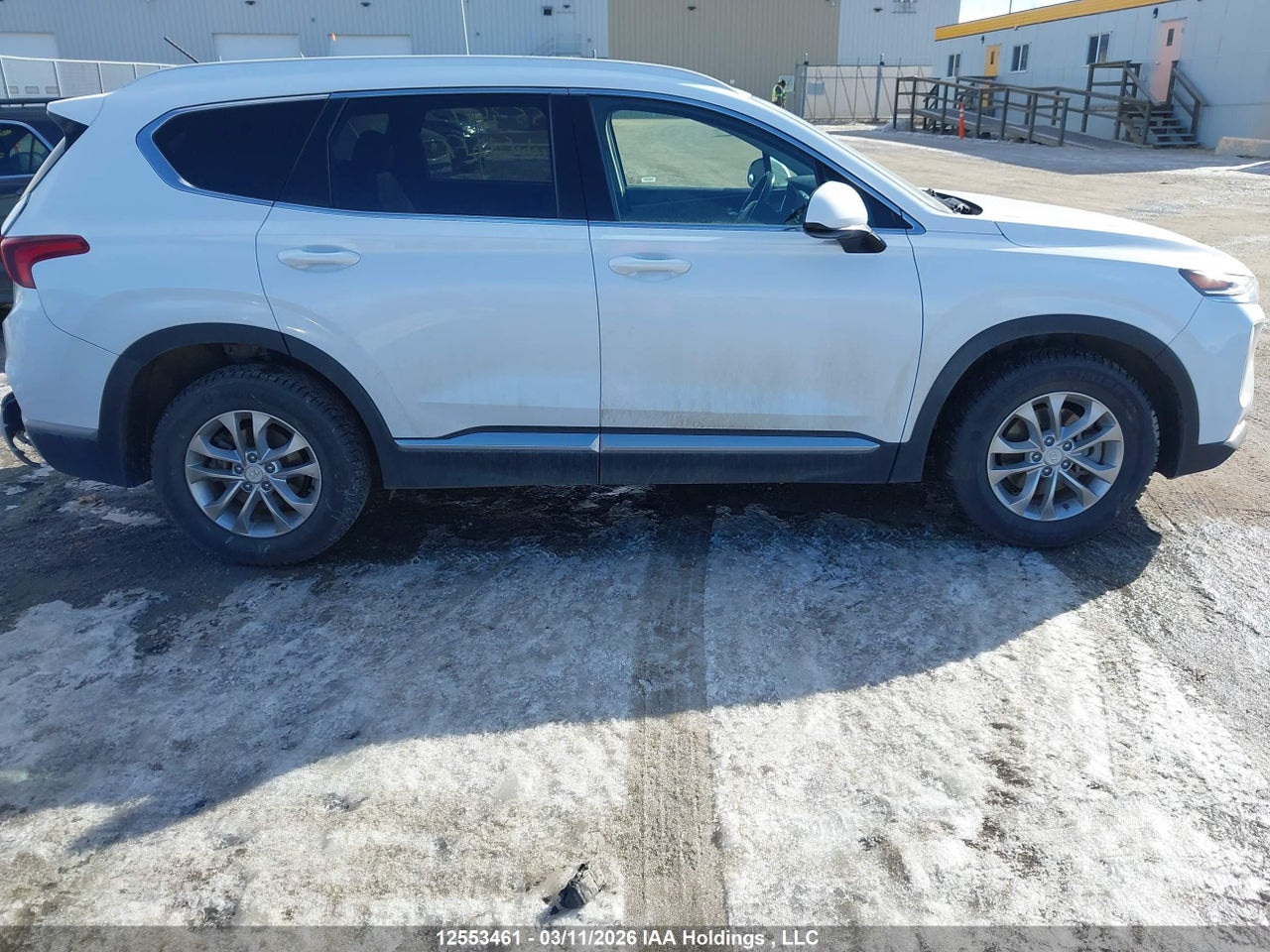 Image #/images/mount/5NMS2CAD2LH239401_13.jpg for vehicle