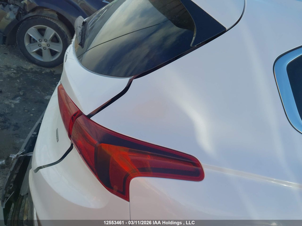 Image #/images/mount/5NMS2CAD2LH239401_19.jpg for vehicle