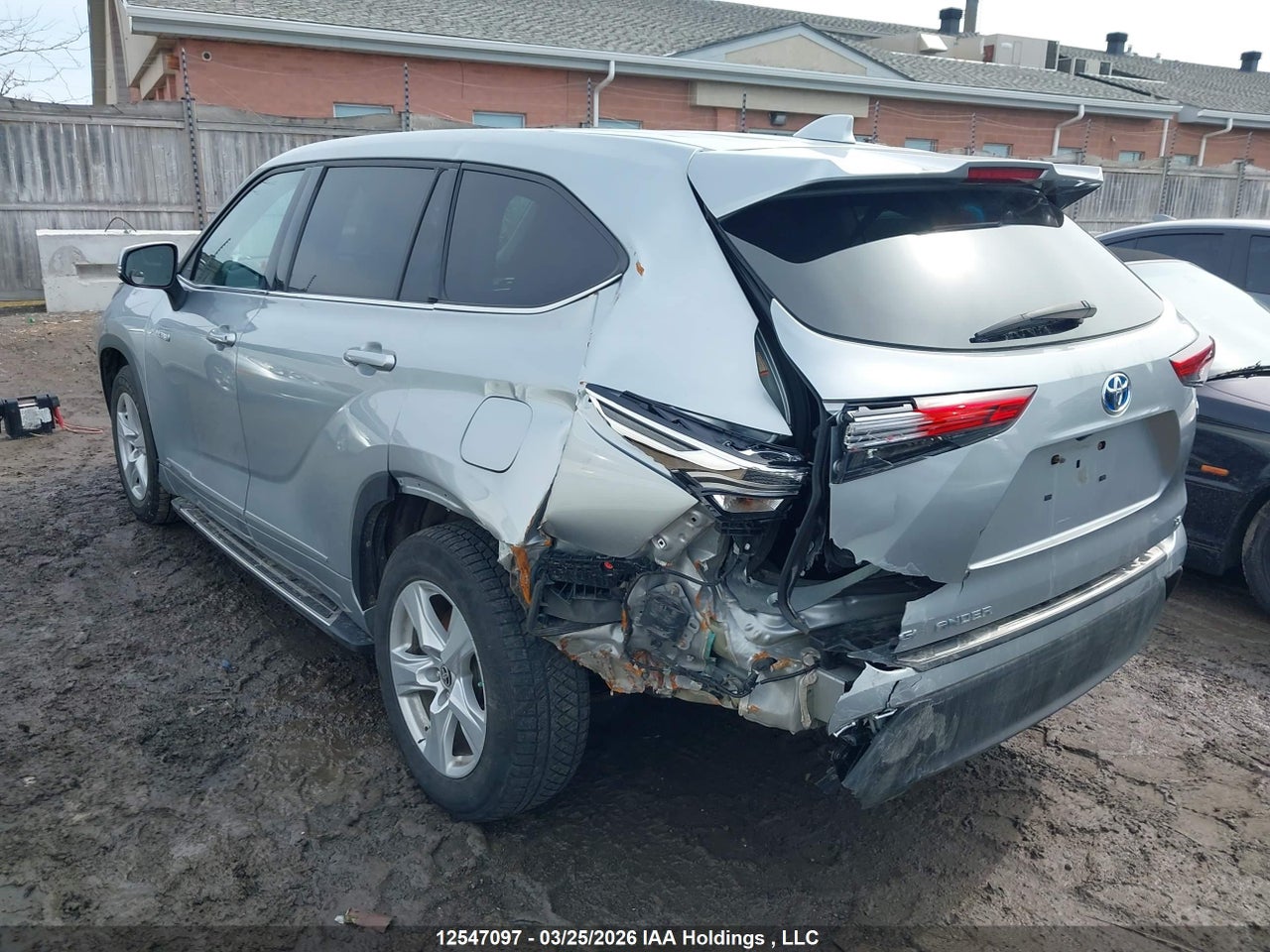 Image #/images/mount/5TDBBRCH3LS009432_03.jpg for vehicle