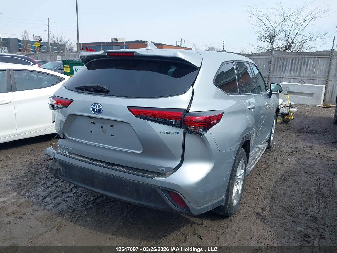 Image #/images/mount/5TDBBRCH3LS009432_04.jpg for vehicle