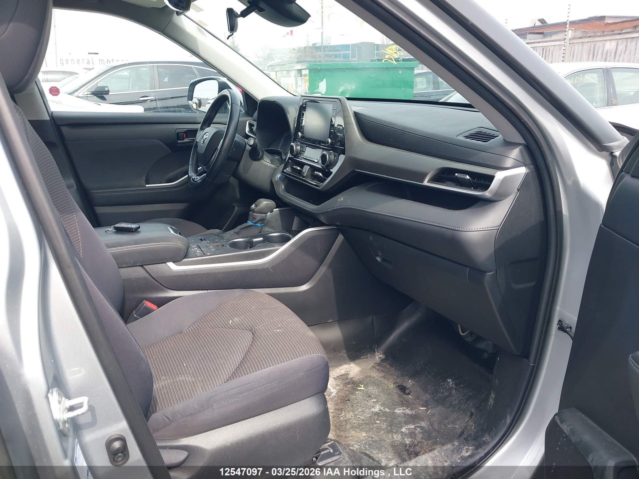 Image #/images/mount/5TDBBRCH3LS009432_05.jpg for vehicle