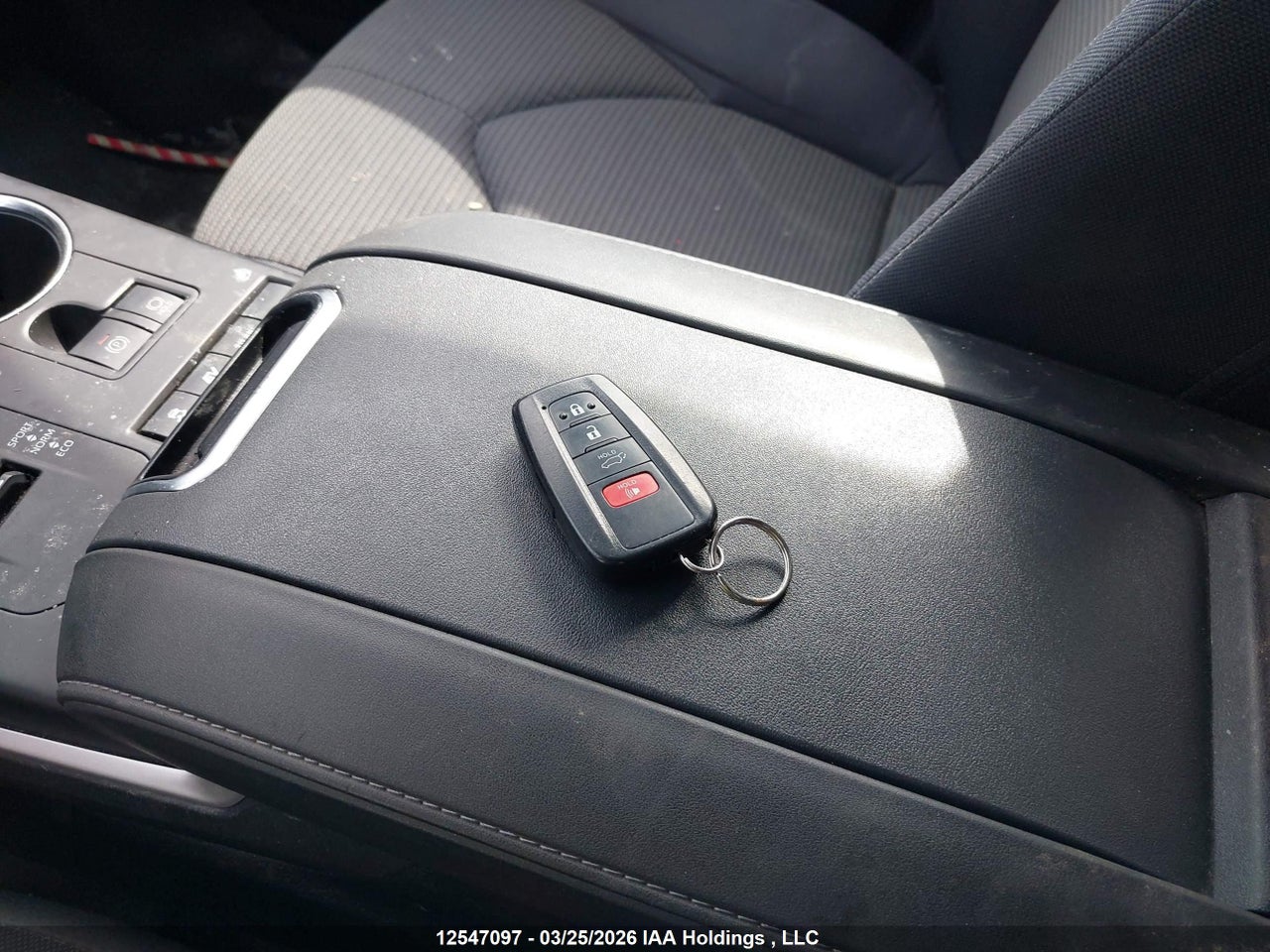 Image #/images/mount/5TDBBRCH3LS009432_11.jpg for vehicle