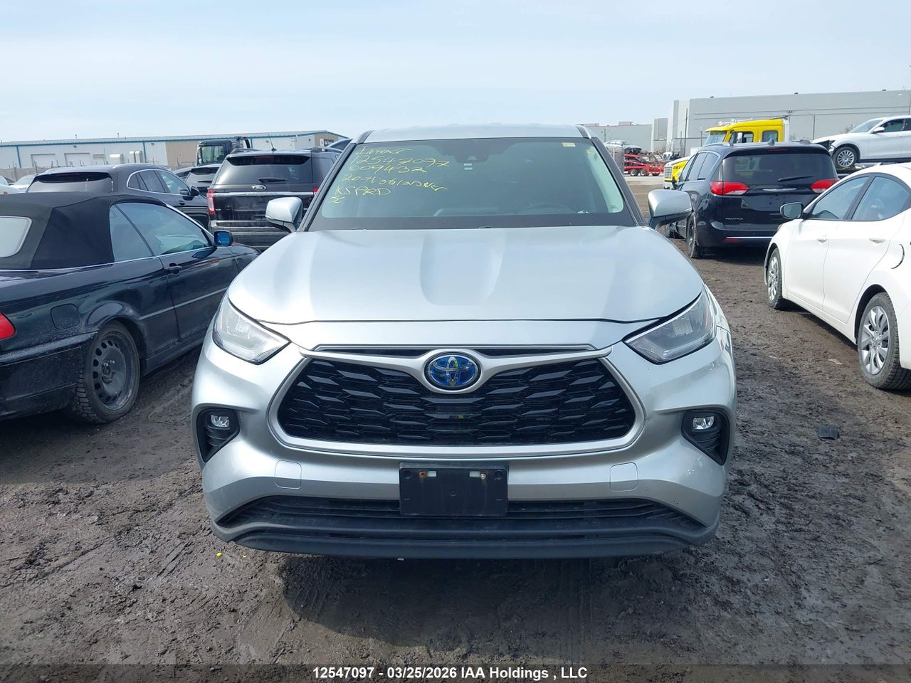 Image #/images/mount/5TDBBRCH3LS009432_12.jpg for vehicle