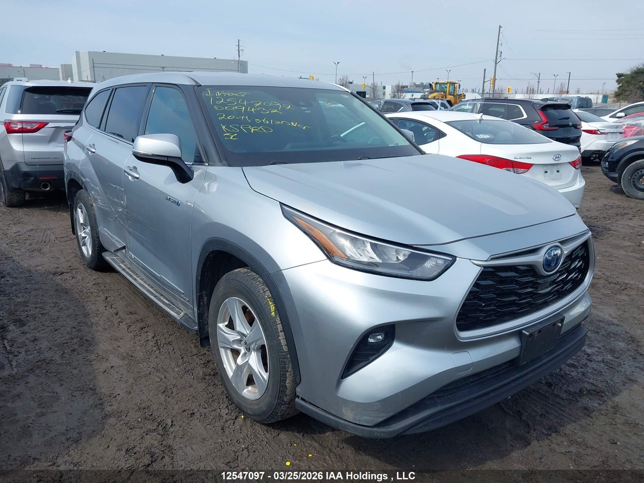 Image #/images/mount/5TDBBRCH3LS009432_13.jpg for vehicle