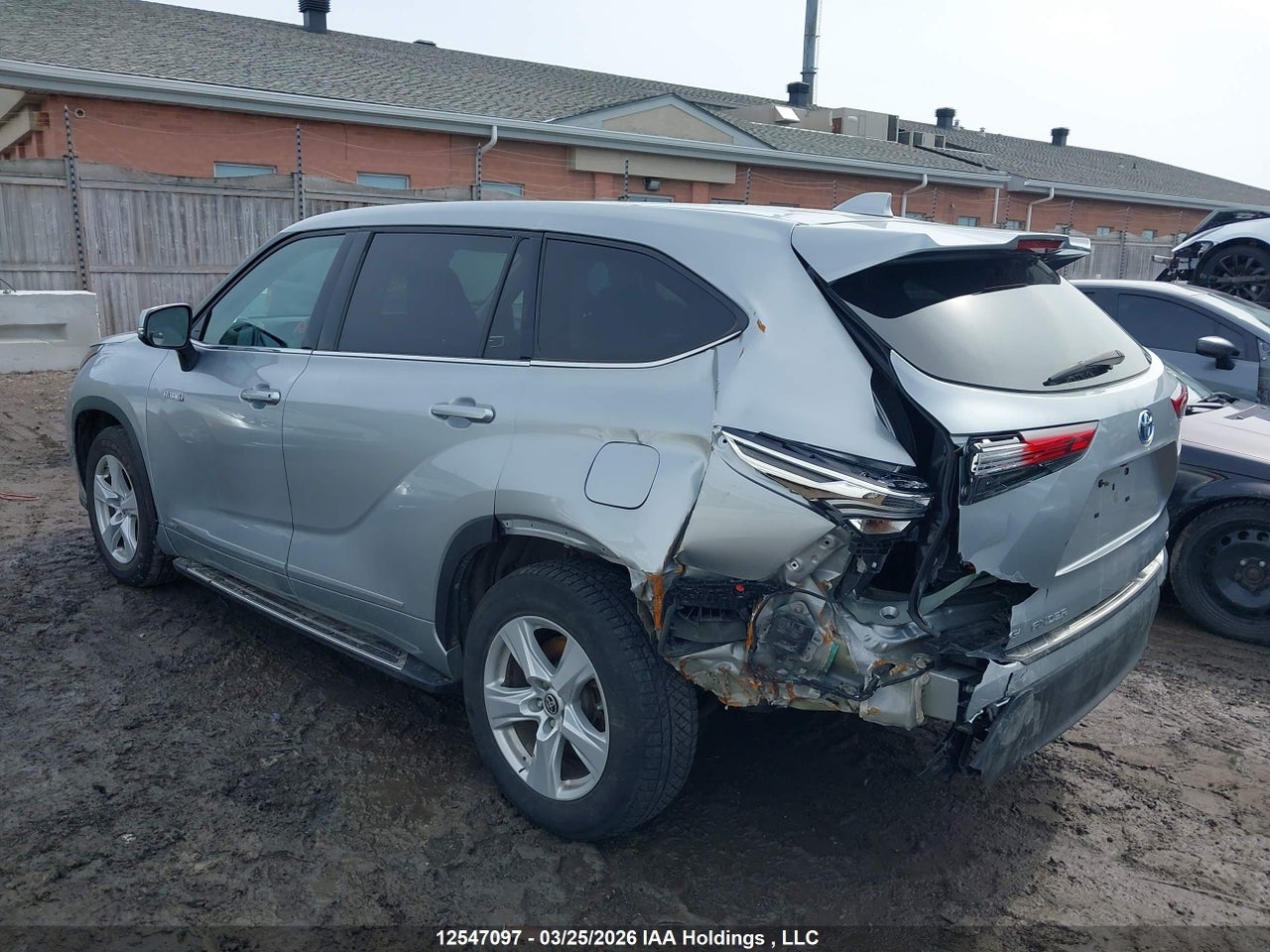 Image #/images/mount/5TDBBRCH3LS009432_14.jpg for vehicle