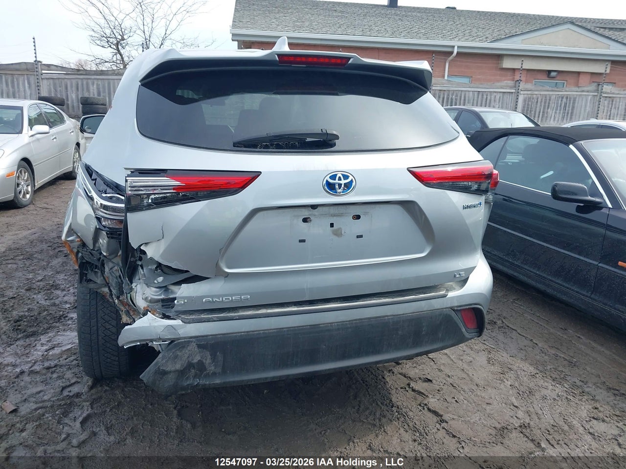 Image #/images/mount/5TDBBRCH3LS009432_16.jpg for vehicle