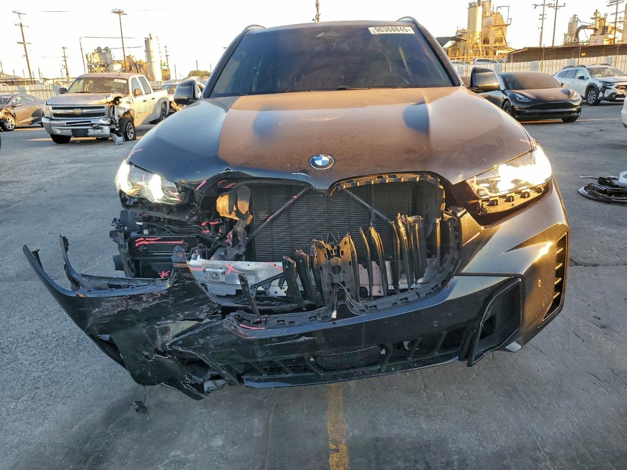 Image #/images/mount/5UX23EU03R9V17775_03.jpg for vehicle