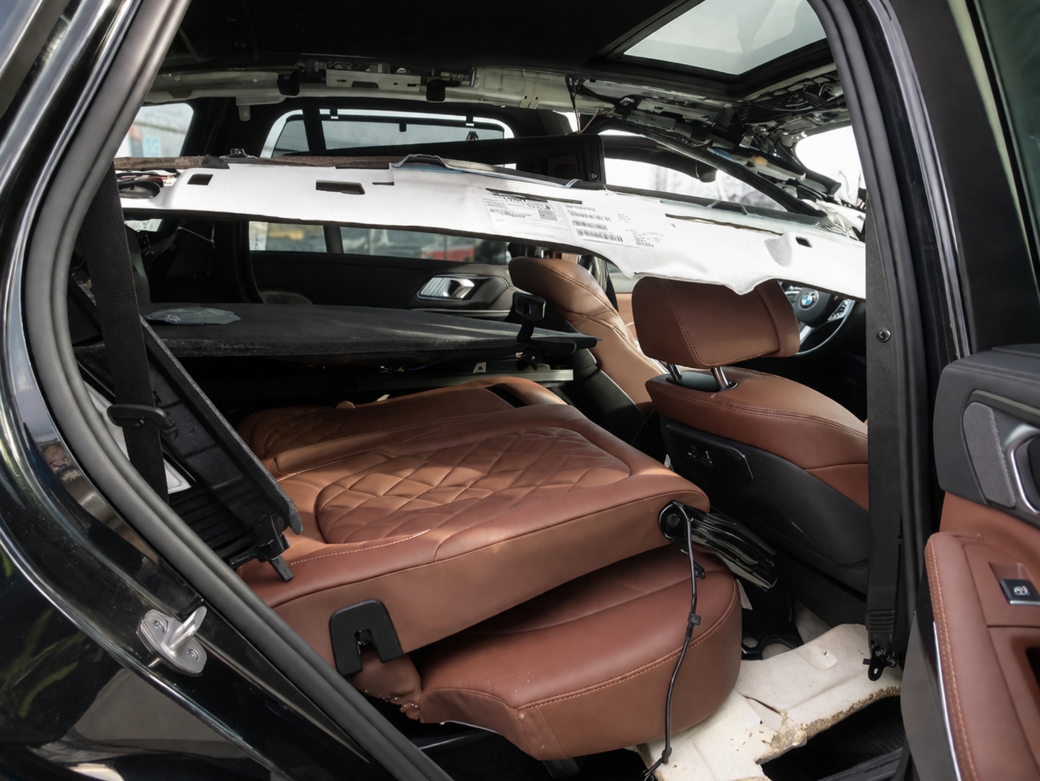 Image #/images/mount/5UX23EU03R9V17775_09.jpg for vehicle