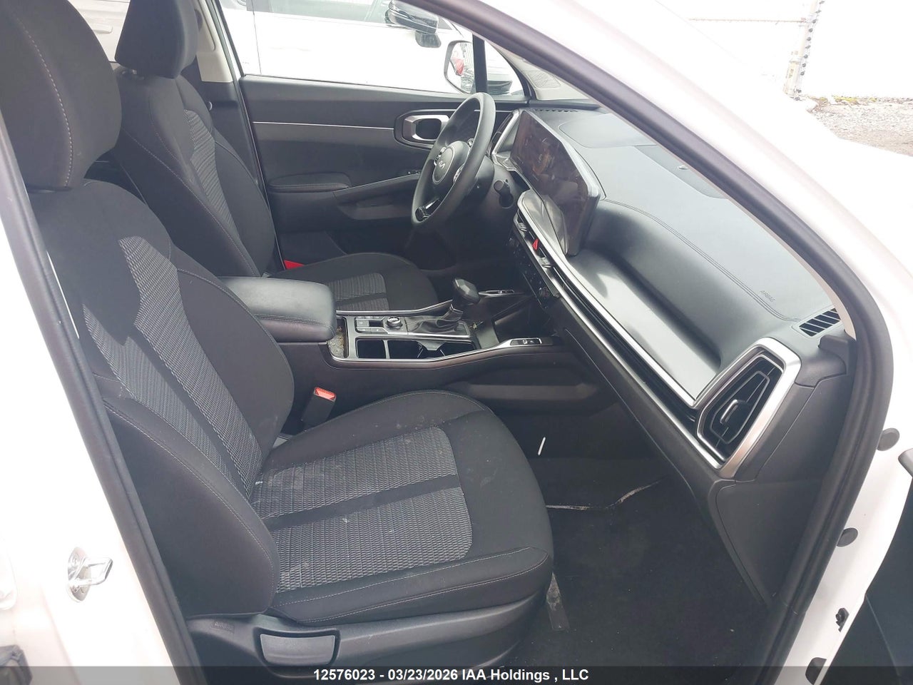 Image #/images/mount/5XYRGDJCXRG258794_05.jpg for vehicle