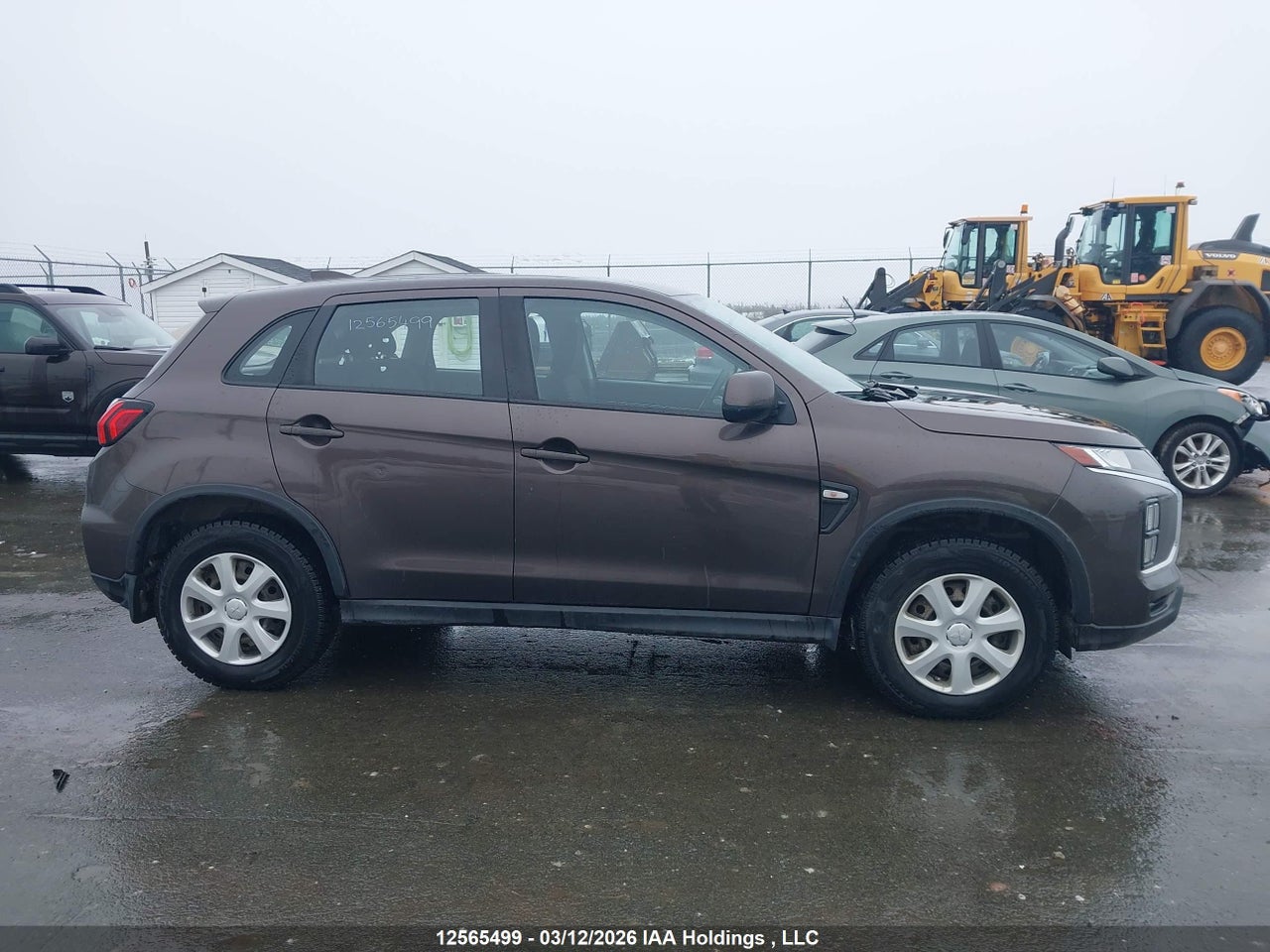 Image #/images/mount/JA4AJUAU4MU601558_13.jpg for vehicle