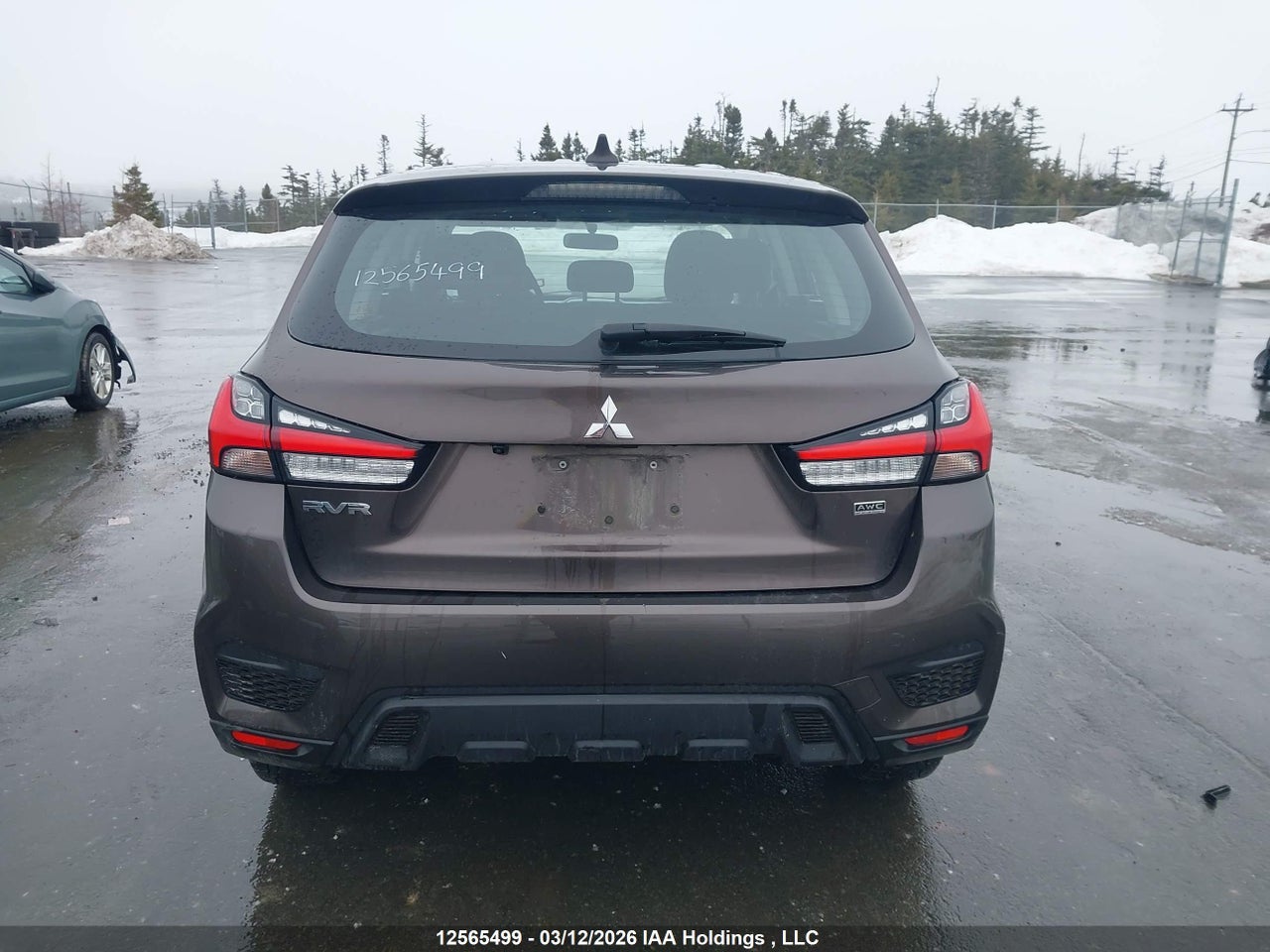 Image #/images/mount/JA4AJUAU4MU601558_16.jpg for vehicle