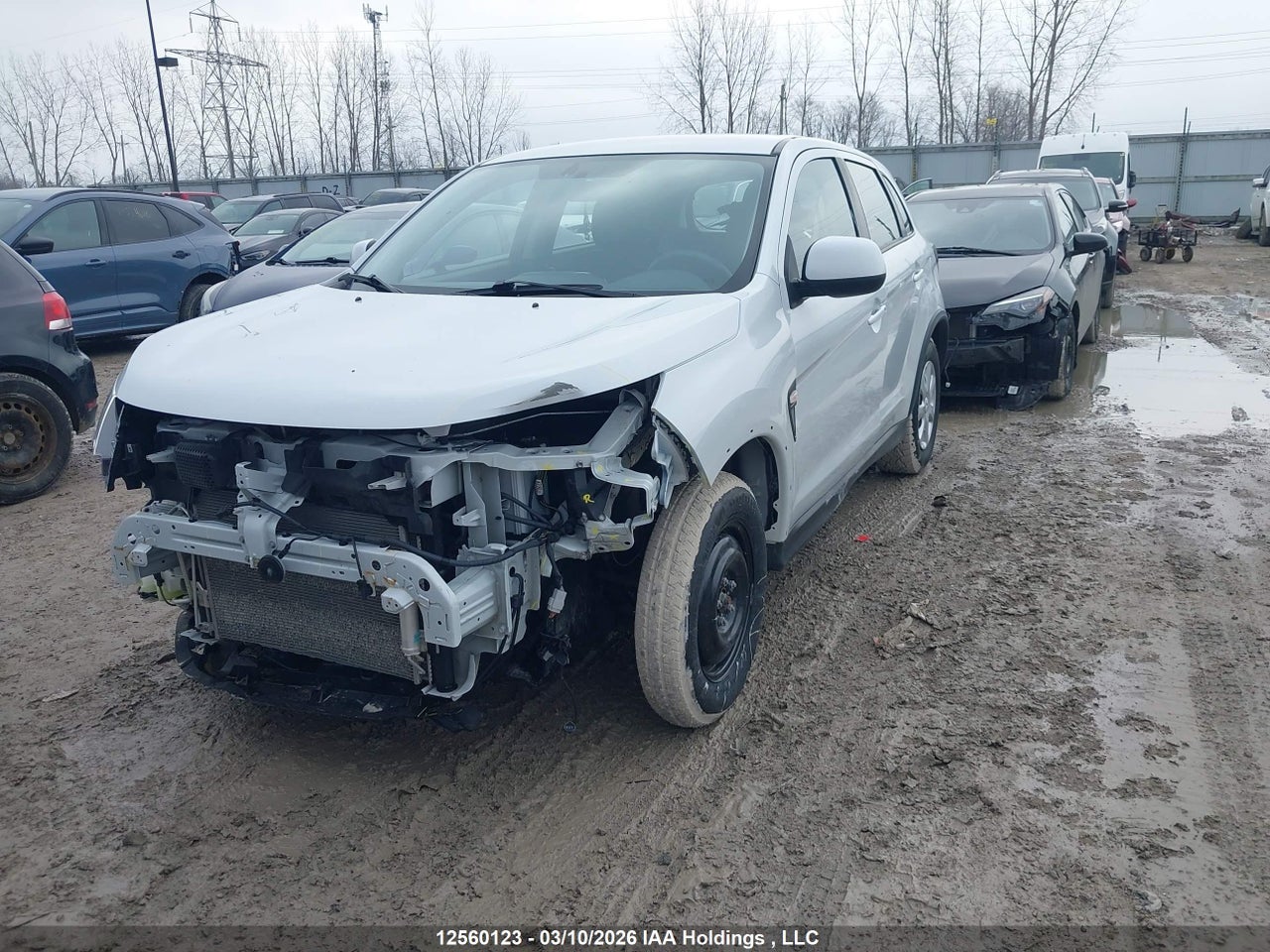 Image #/images/mount/JA4AJUAU9PU605514_02.jpg for vehicle