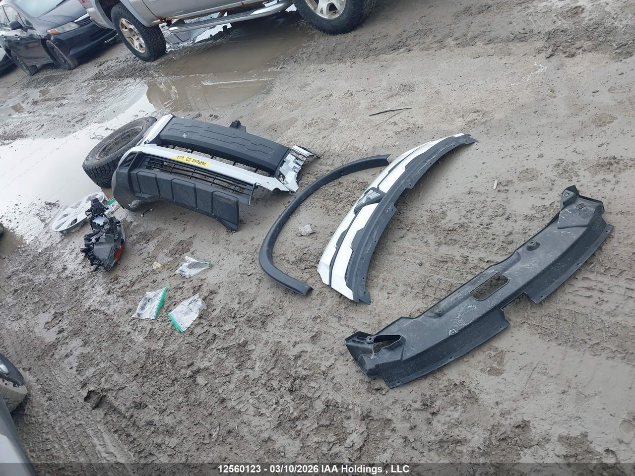 Image #/images/mount/JA4AJUAU9PU605514_12.jpg for vehicle