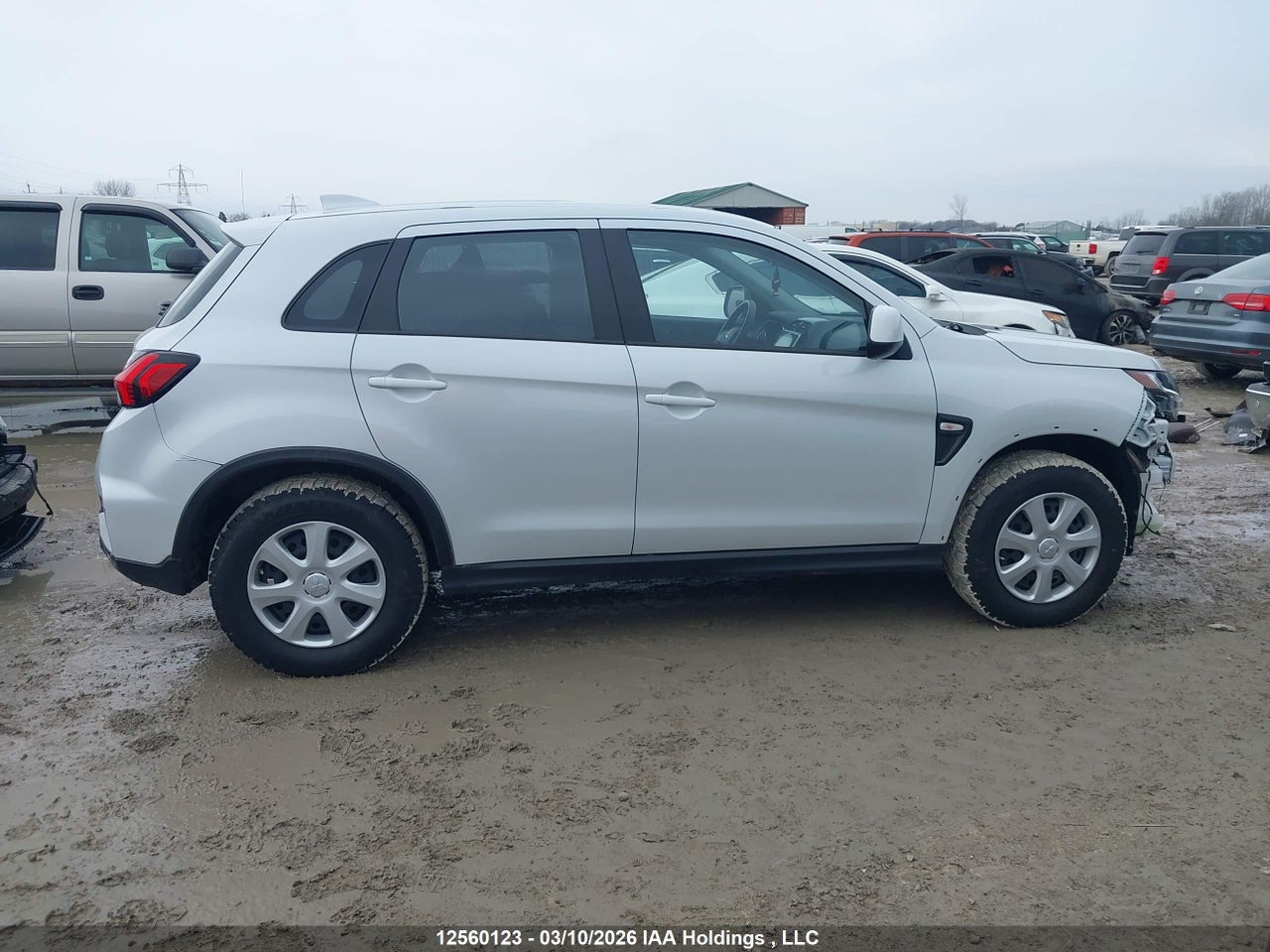 Image #/images/mount/JA4AJUAU9PU605514_14.jpg for vehicle