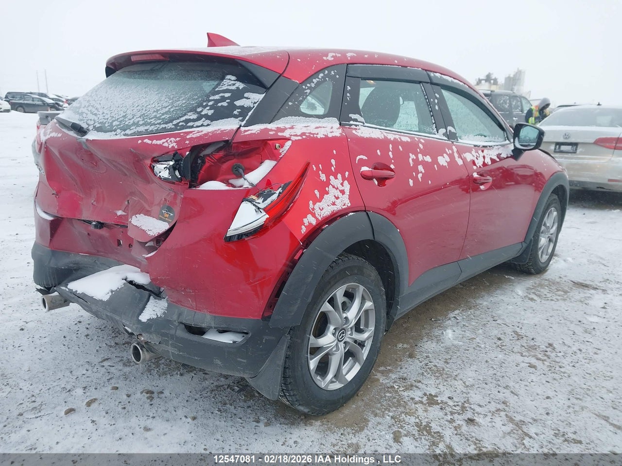 Image #/images/mount/JM1DKDC76N1601703_04.jpg for vehicle