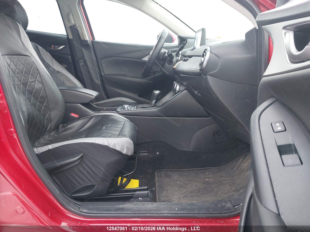 Image #/images/mount/JM1DKDC76N1601703_05.jpg for vehicle