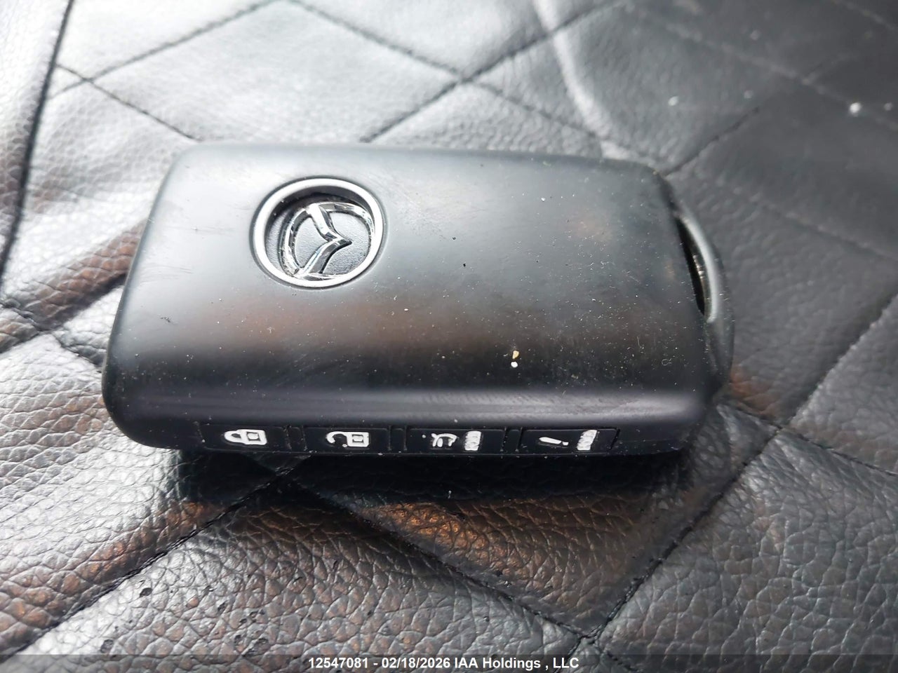 Image #/images/mount/JM1DKDC76N1601703_11.jpg for vehicle