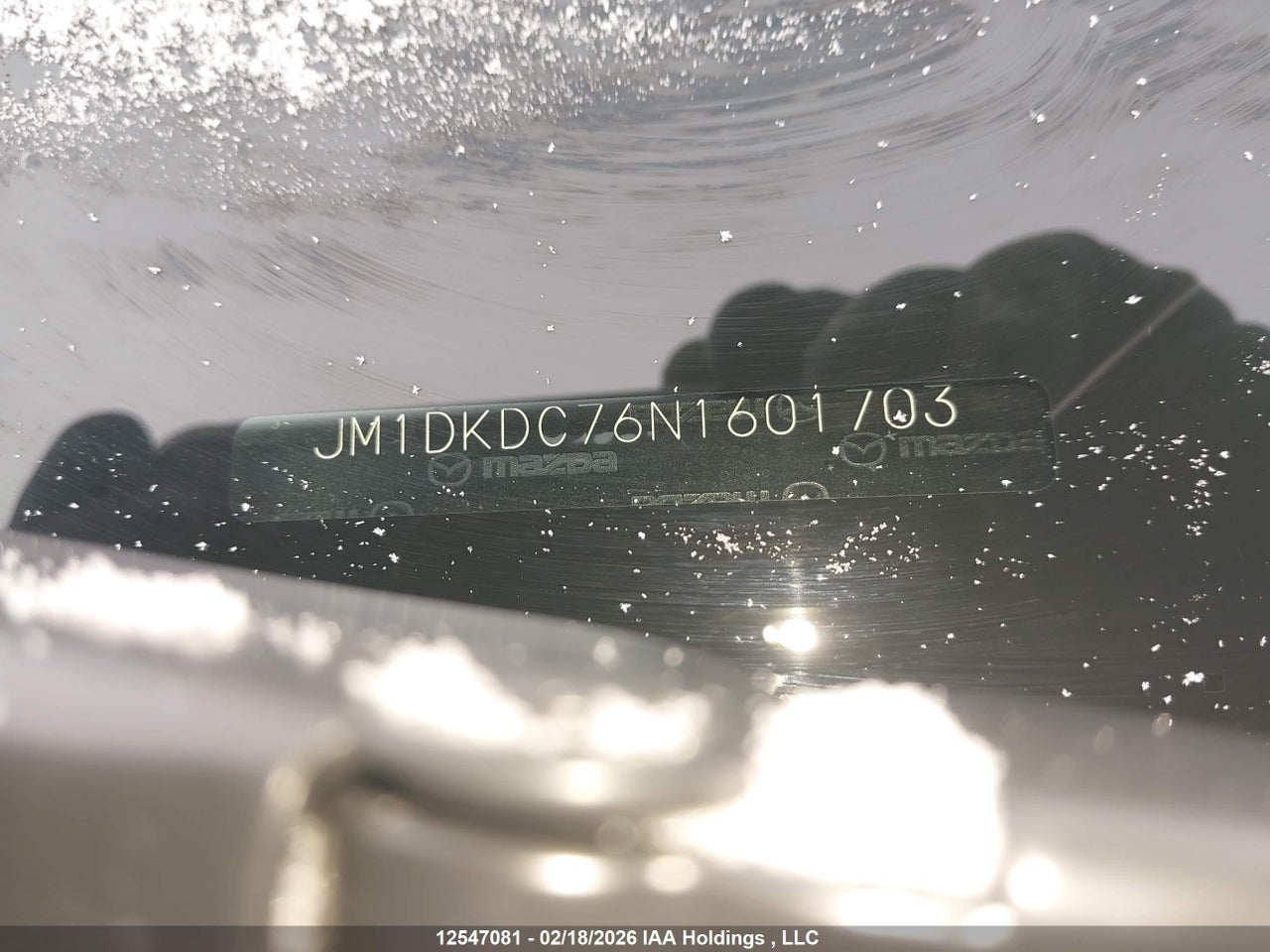 Image #/images/mount/JM1DKDC76N1601703_19.jpg for vehicle