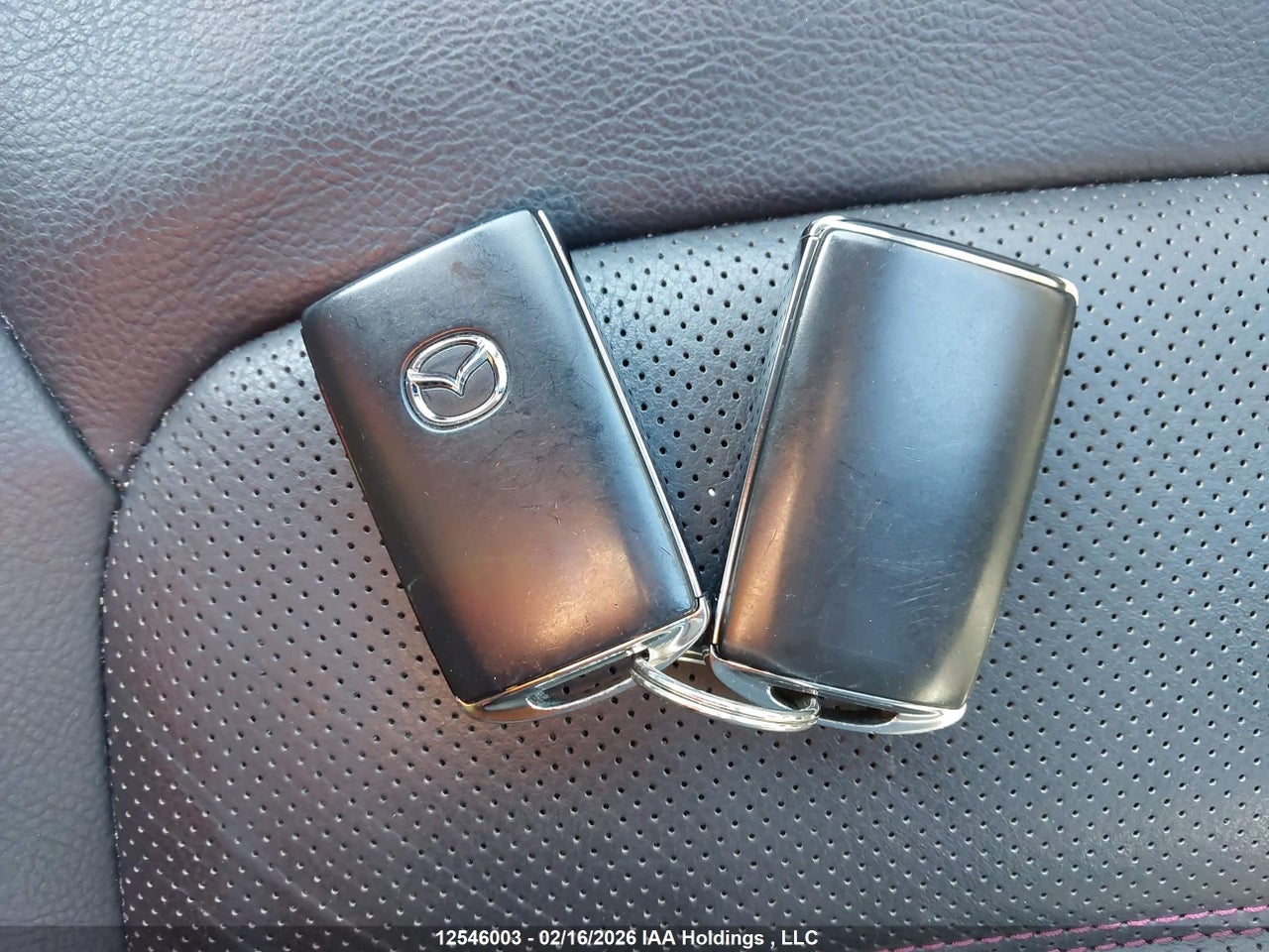 Image #/images/mount/JM3KFBDY7P0226640_11.jpg for vehicle