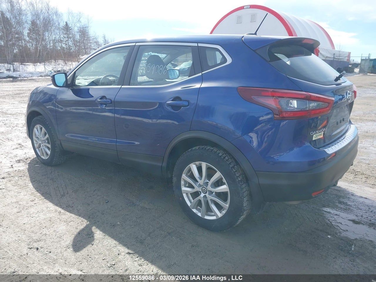 Image #/images/mount/JN1BJ1AV2PW000632_03.jpg for vehicle