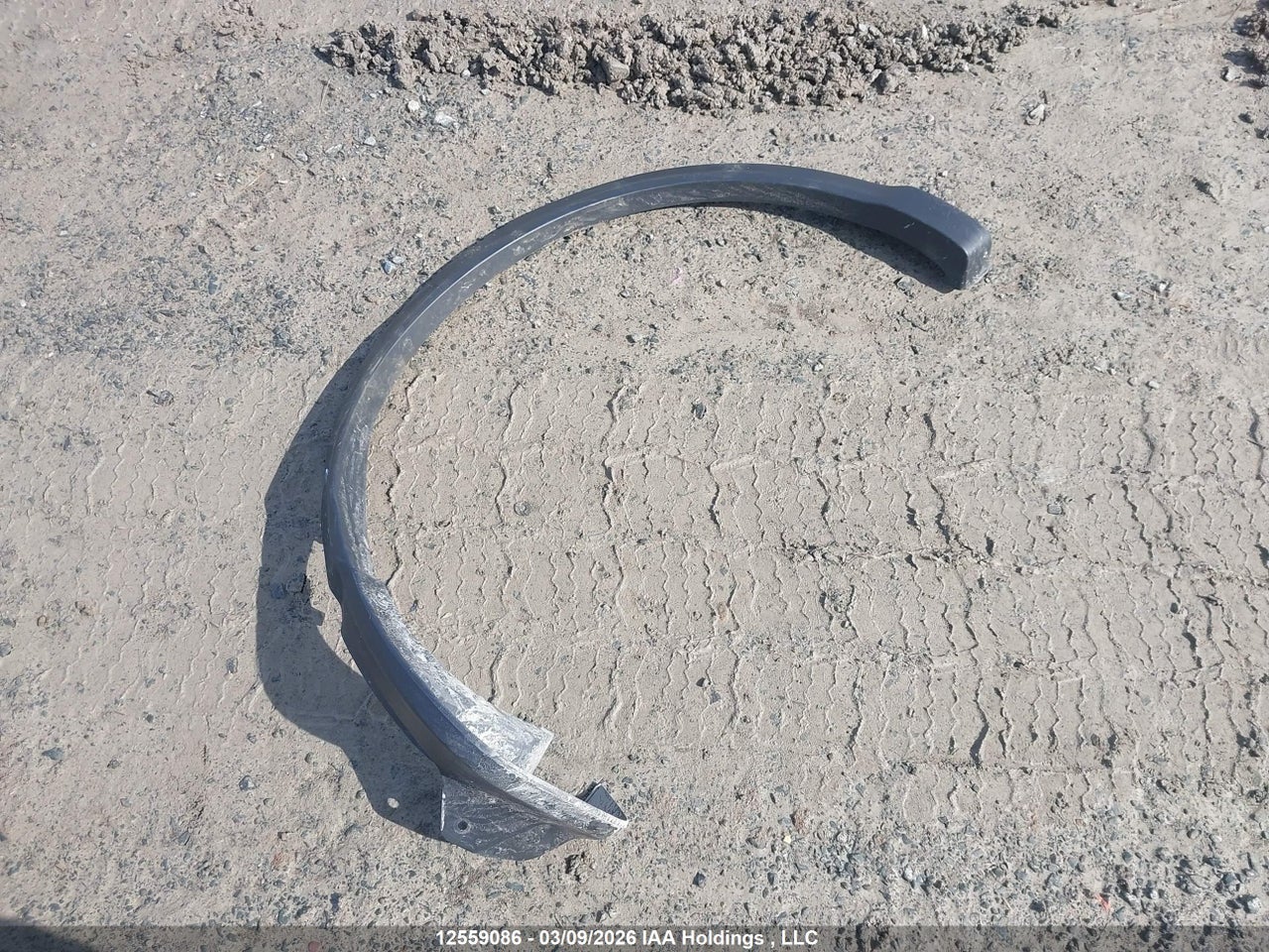 Image #/images/mount/JN1BJ1AV2PW000632_12.jpg for vehicle