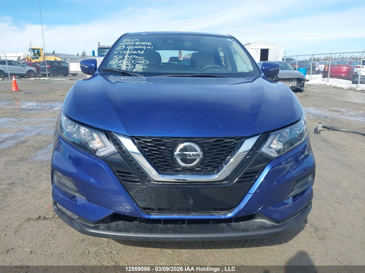 Image #/images/mount/JN1BJ1AV2PW000632_13.jpg for vehicle