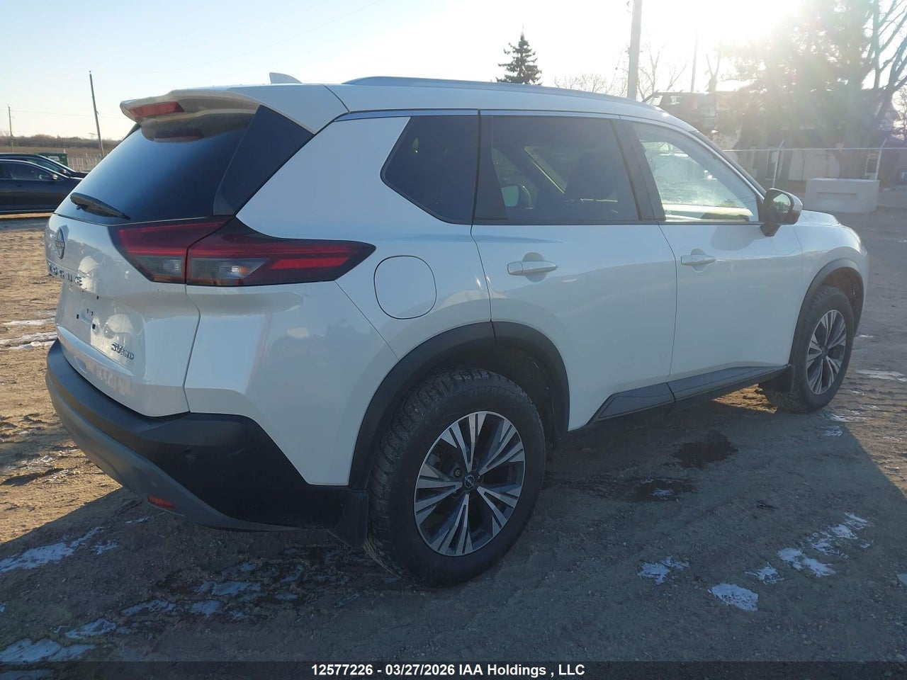 Image #/images/mount/JN8BT3BB1PW220954_04.jpg for vehicle