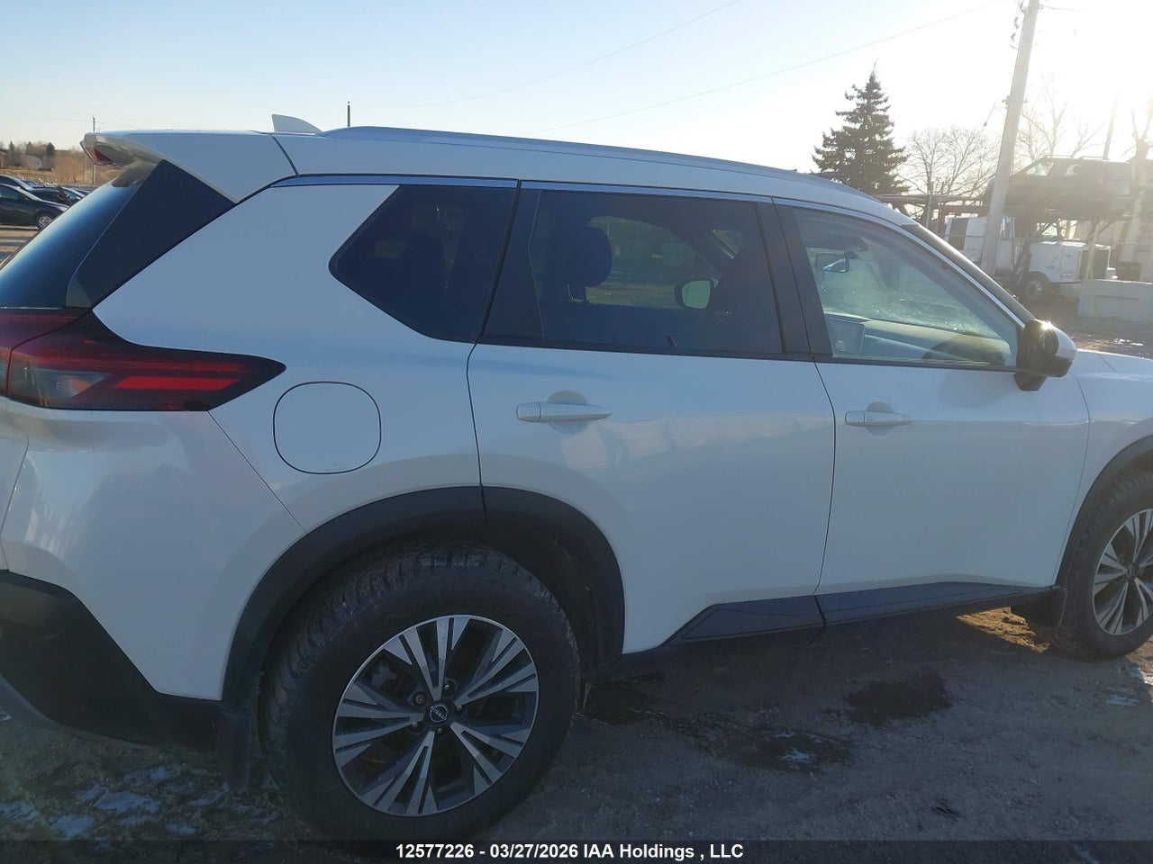 Image #/images/mount/JN8BT3BB1PW220954_06.jpg for vehicle