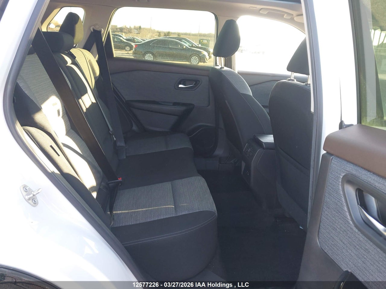 Image #/images/mount/JN8BT3BB1PW220954_08.jpg for vehicle