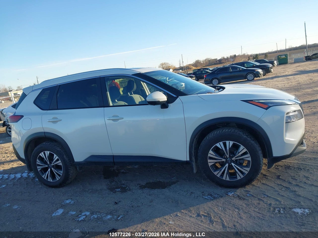 Image #/images/mount/JN8BT3BB1PW220954_13.jpg for vehicle