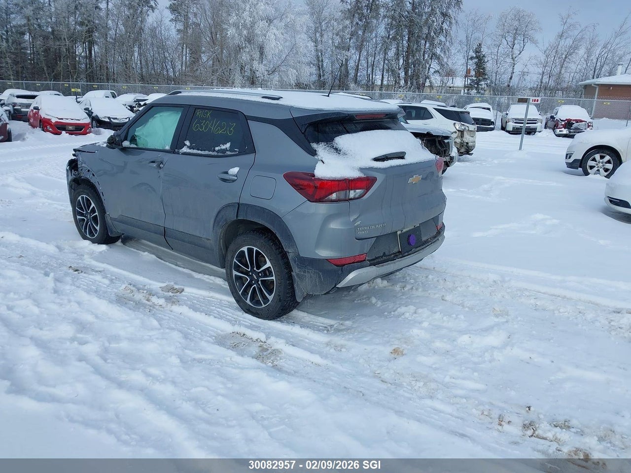 Image #/images/mount/KL79MRSL2RB167823_03.jpg for vehicle