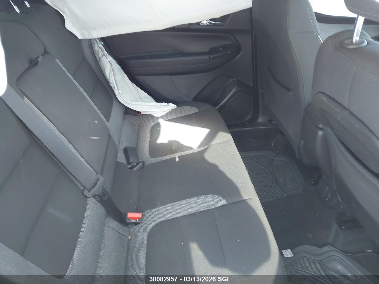 Image #/images/mount/KL79MRSL2RB167823_08.jpg for vehicle