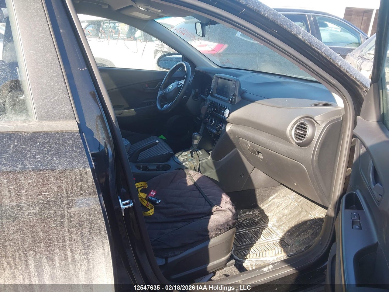 Image #/images/mount/KM8K22AA3LU581086_05.jpg for vehicle