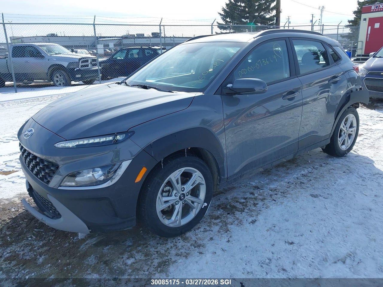 Image #/images/mount/KM8K22AB8PU969381_02.jpg for vehicle