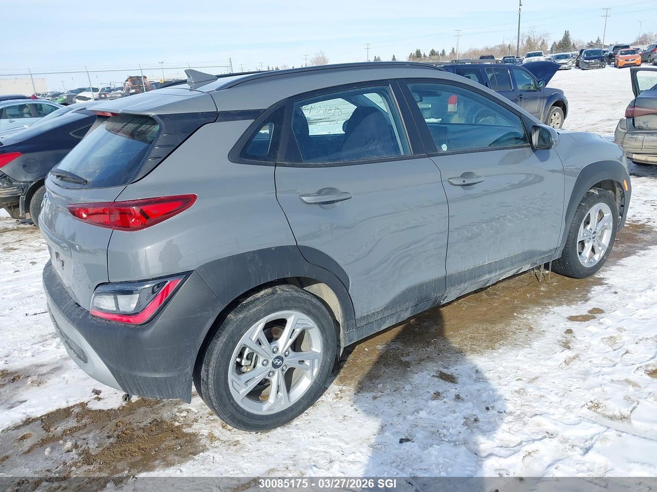 Image #/images/mount/KM8K22AB8PU969381_04.jpg for vehicle