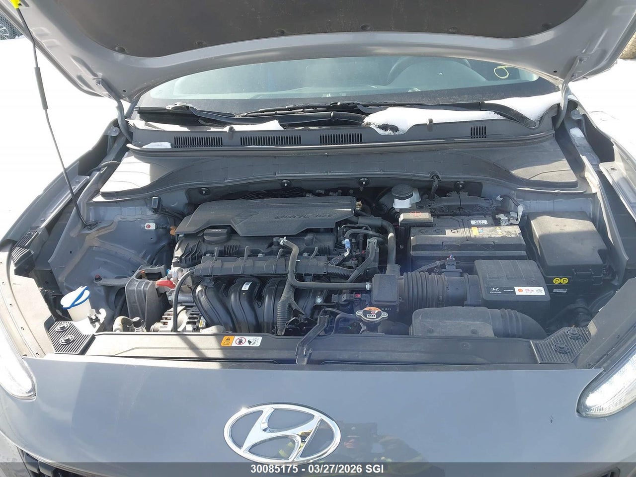 Image #/images/mount/KM8K22AB8PU969381_10.jpg for vehicle