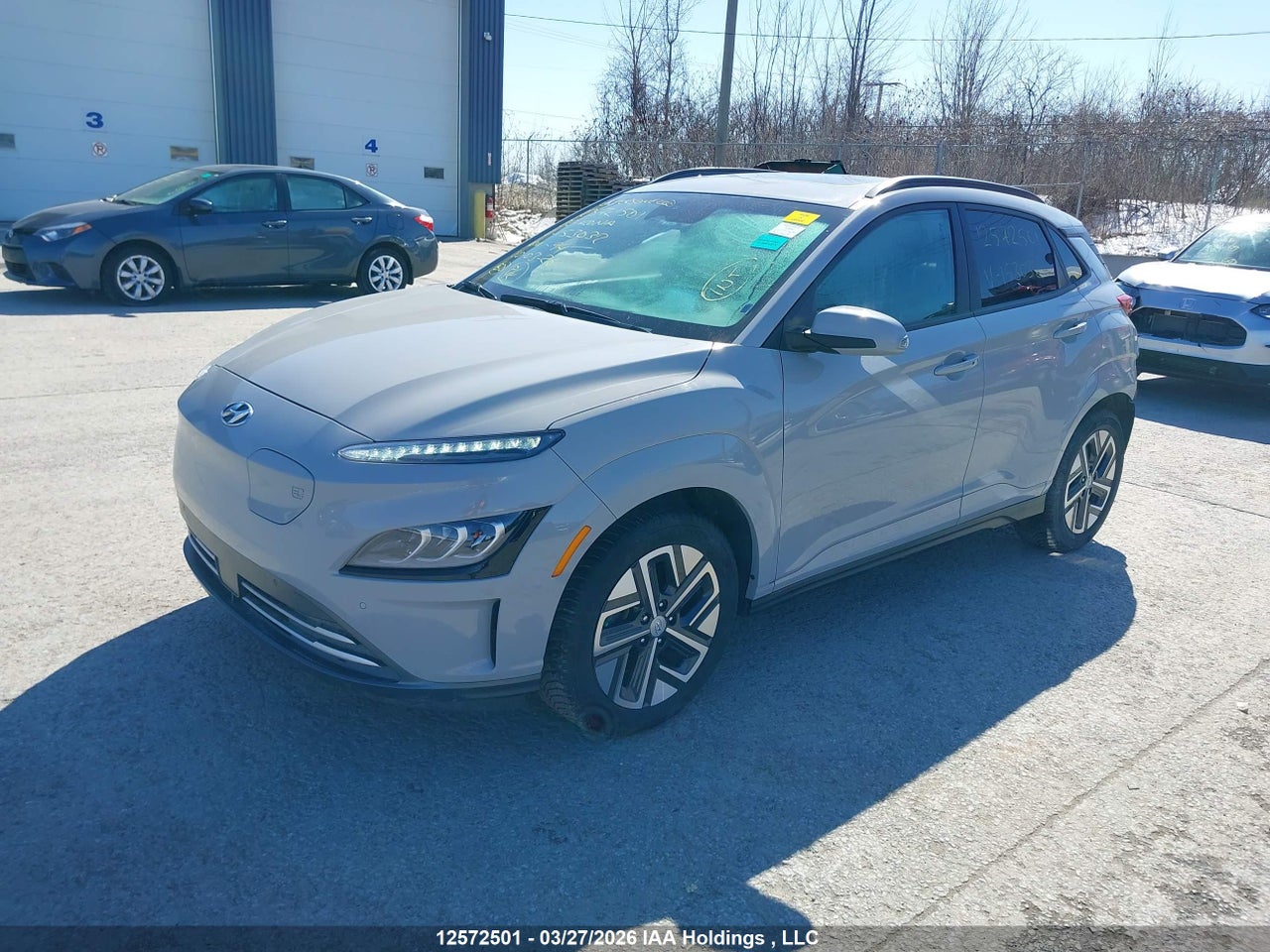 Image #/images/mount/KM8K33AG7NU153032_02.jpg for vehicle