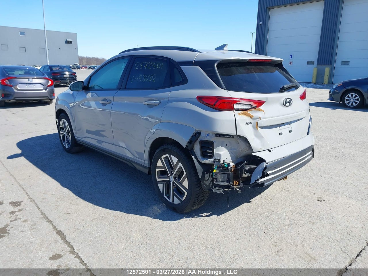 Image #/images/mount/KM8K33AG7NU153032_03.jpg for vehicle