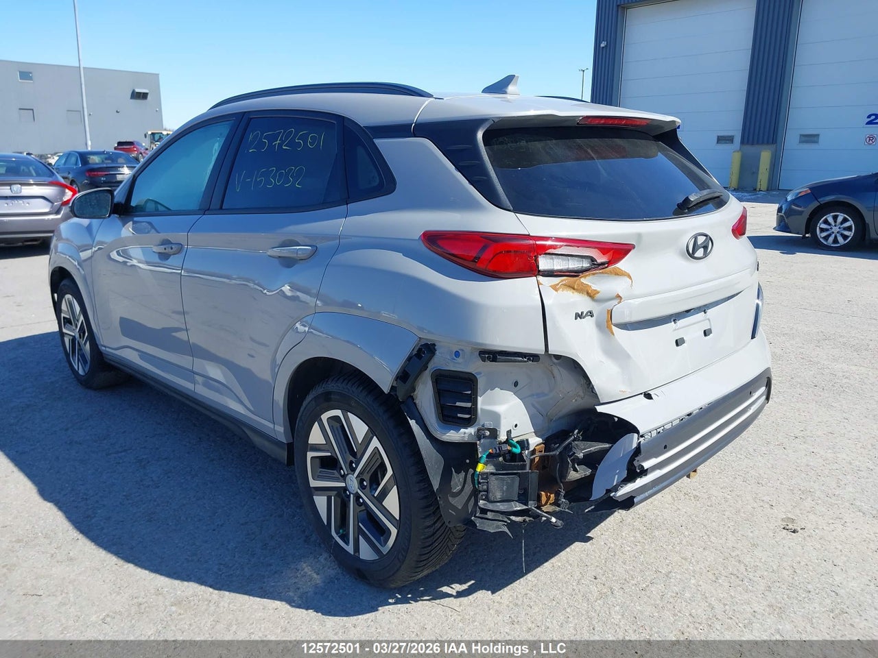 Image #/images/mount/KM8K33AG7NU153032_06.jpg for vehicle