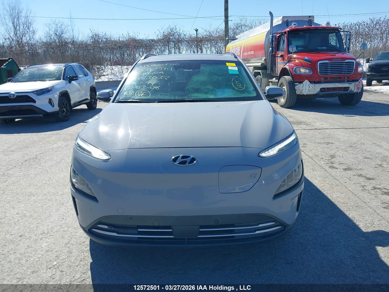 Image #/images/mount/KM8K33AG7NU153032_13.jpg for vehicle