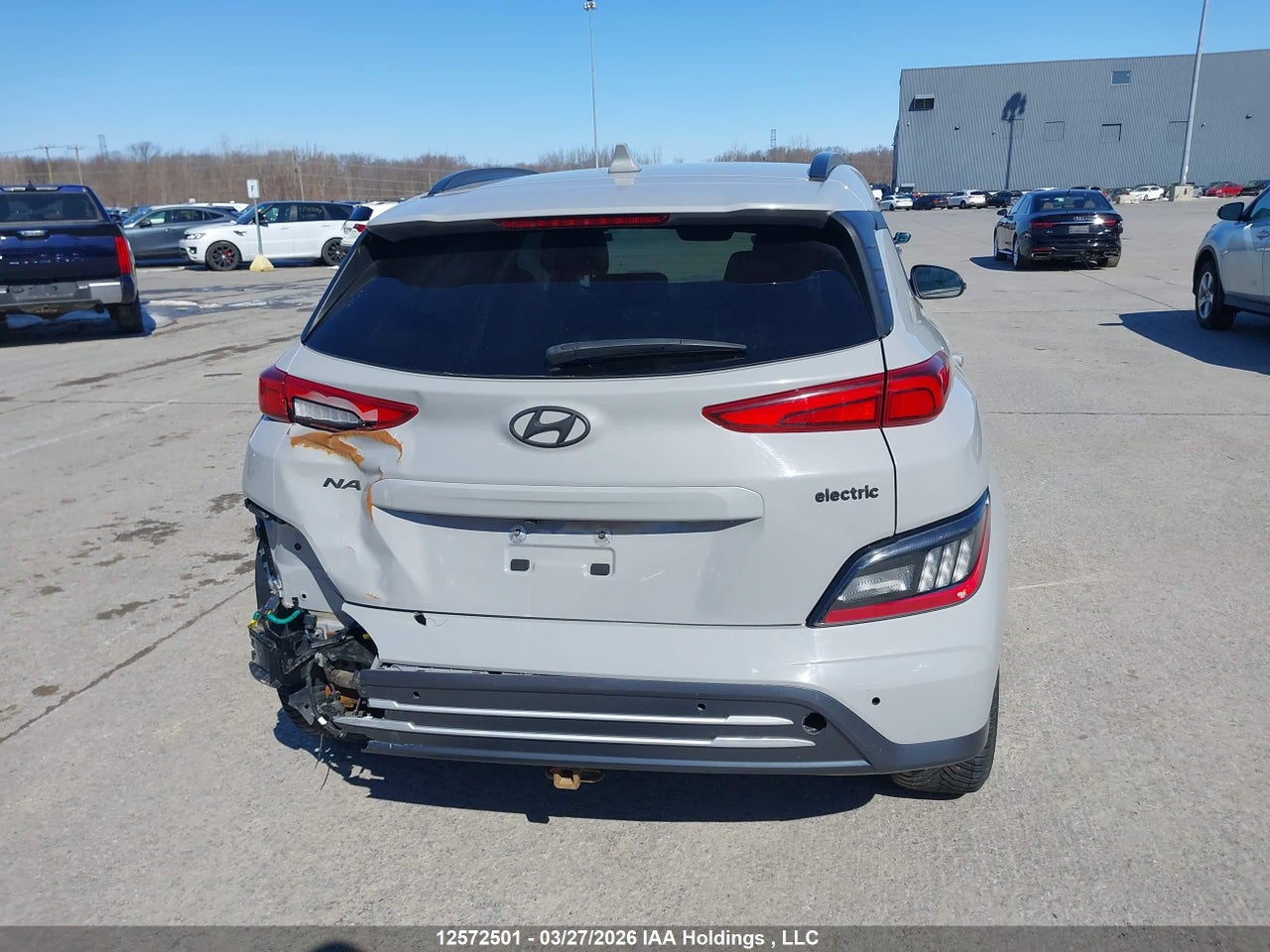 Image #/images/mount/KM8K33AG7NU153032_17.jpg for vehicle