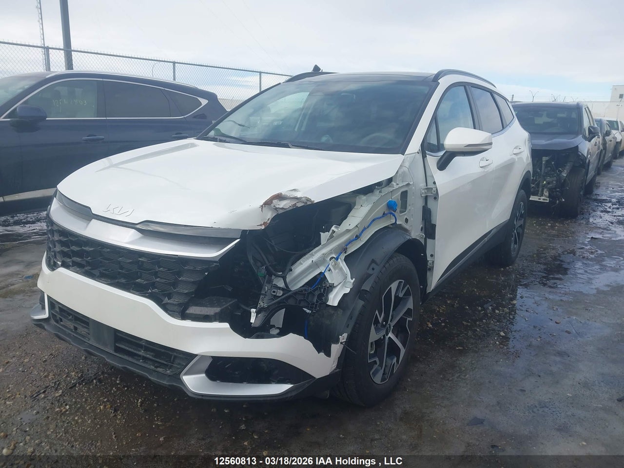 Image #/images/mount/KNDPVCDF3R7295406_02.jpg for vehicle