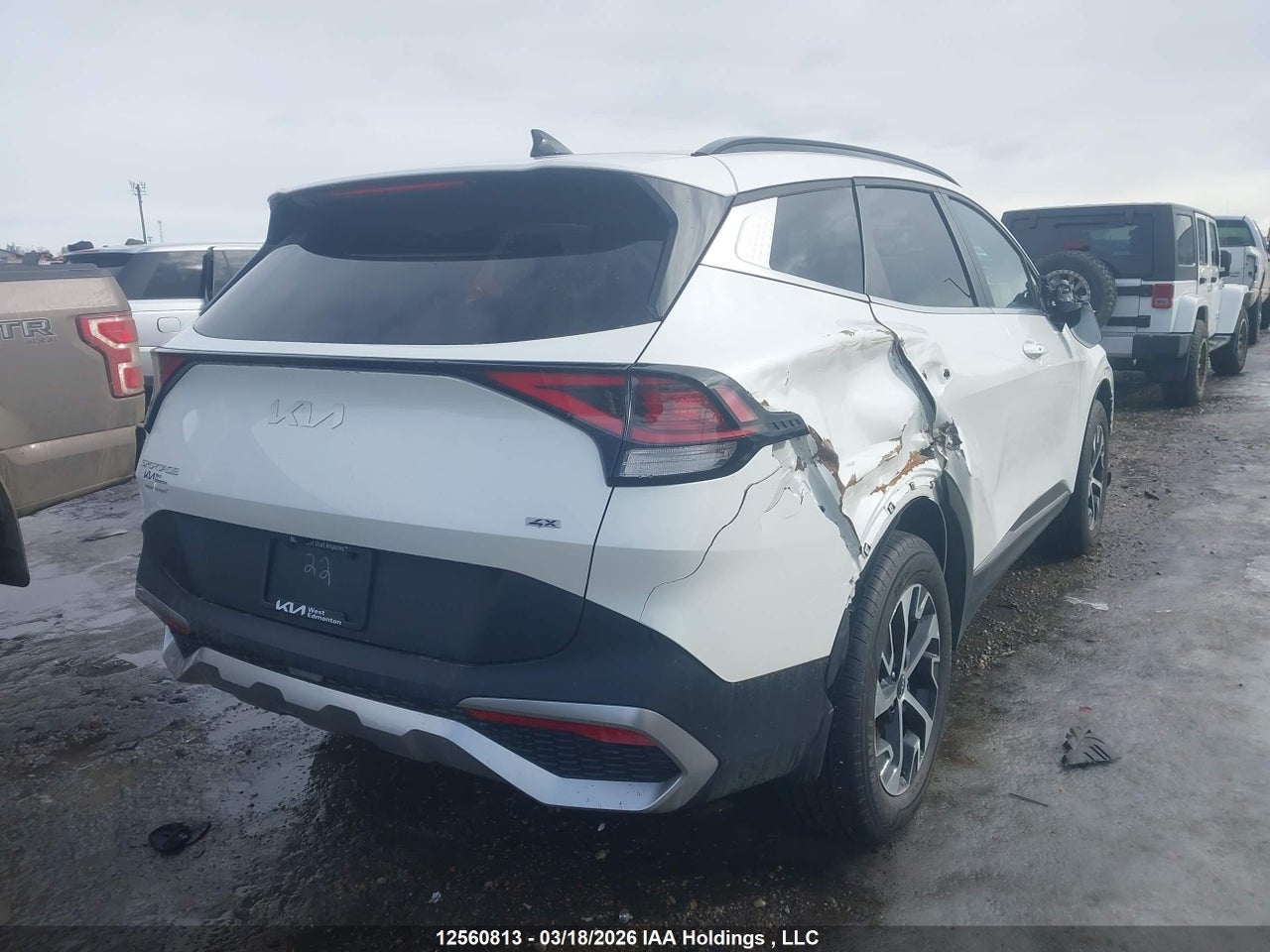 Image #/images/mount/KNDPVCDF3R7295406_04.jpg for vehicle