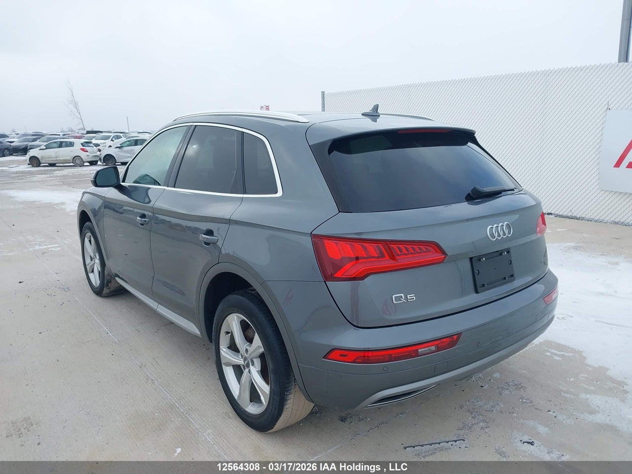 Image #/images/mount/WA1BNAFYXK2074444_03.jpg for vehicle