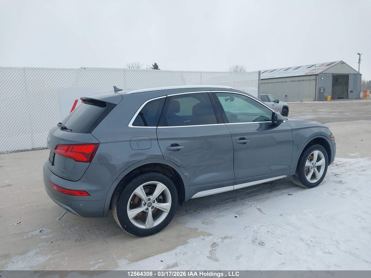 Image #/images/mount/WA1BNAFYXK2074444_06.jpg for vehicle